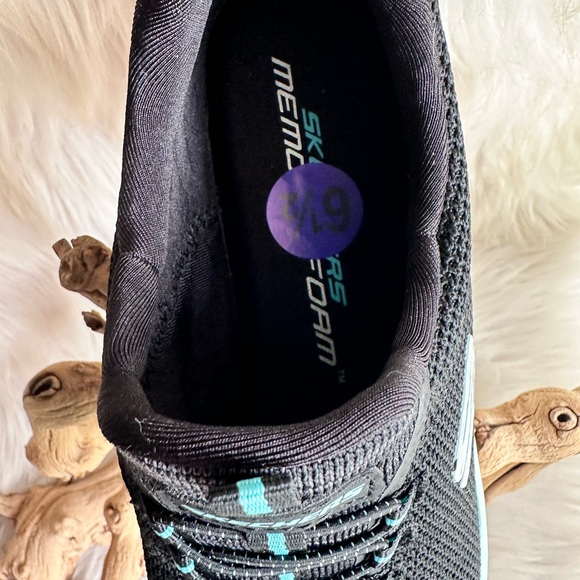 SKECHERS WOMEN/ Size 6.5 - Picture 3 of 11